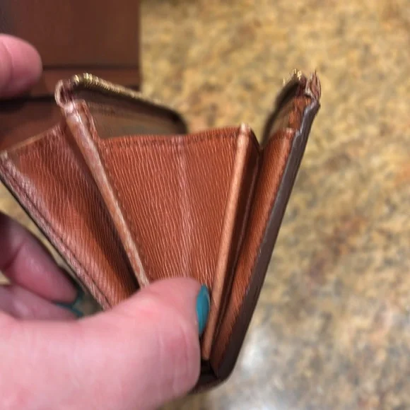 Louis Vuitton Portefeuille Tresol Monogram Wallet - Picture 10 of 12